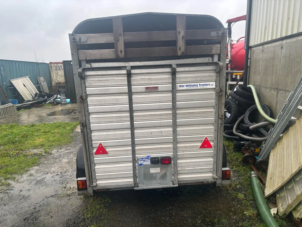 8x5 Ifor Williams Livestock Trailer - Image 3