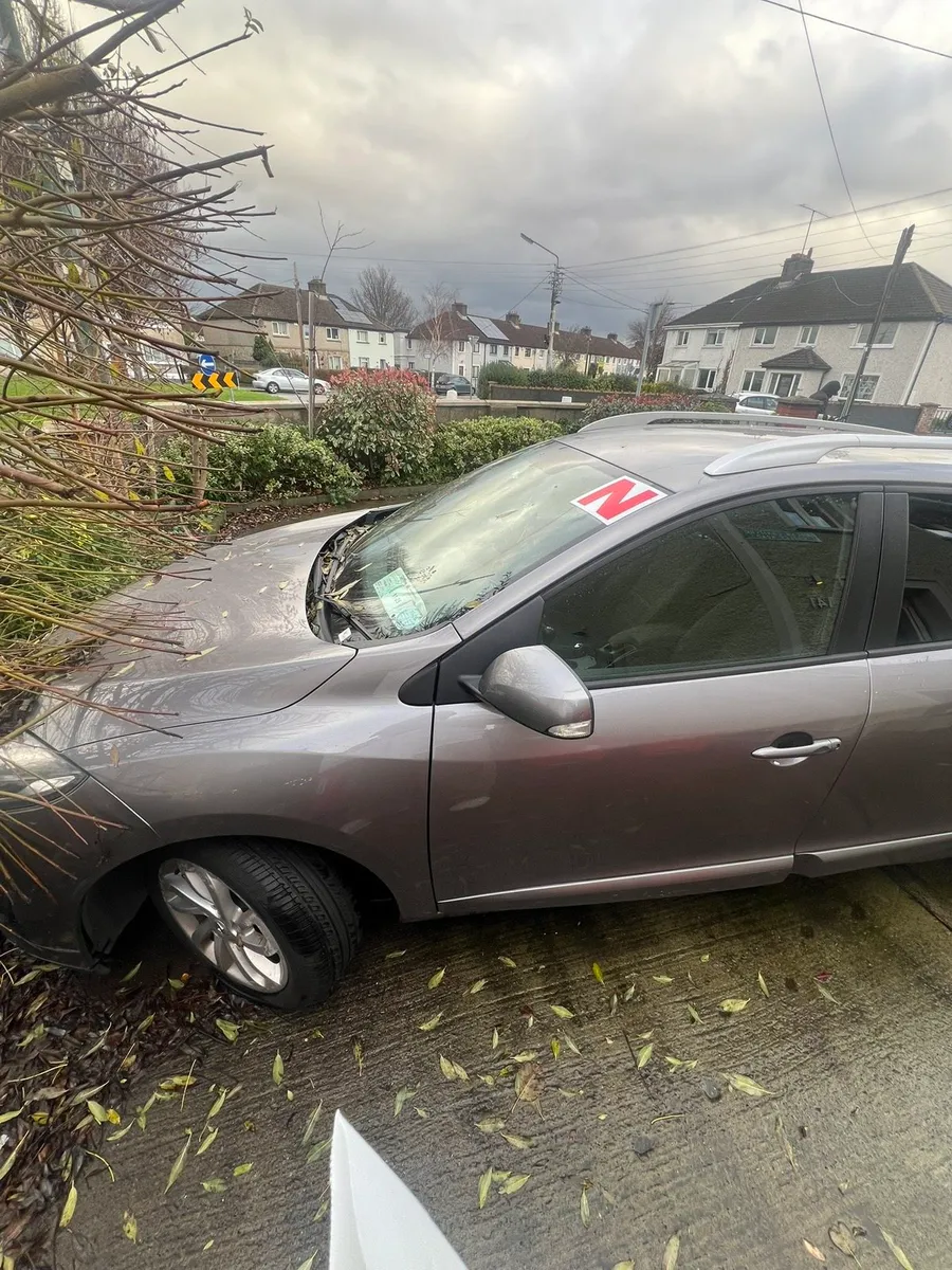141 Renault Megane 1.5 dCi | SPARES OR REPAIR - Image 2