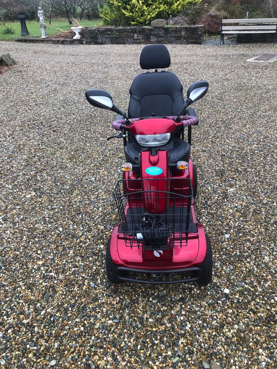 Golf scooter - Image 1