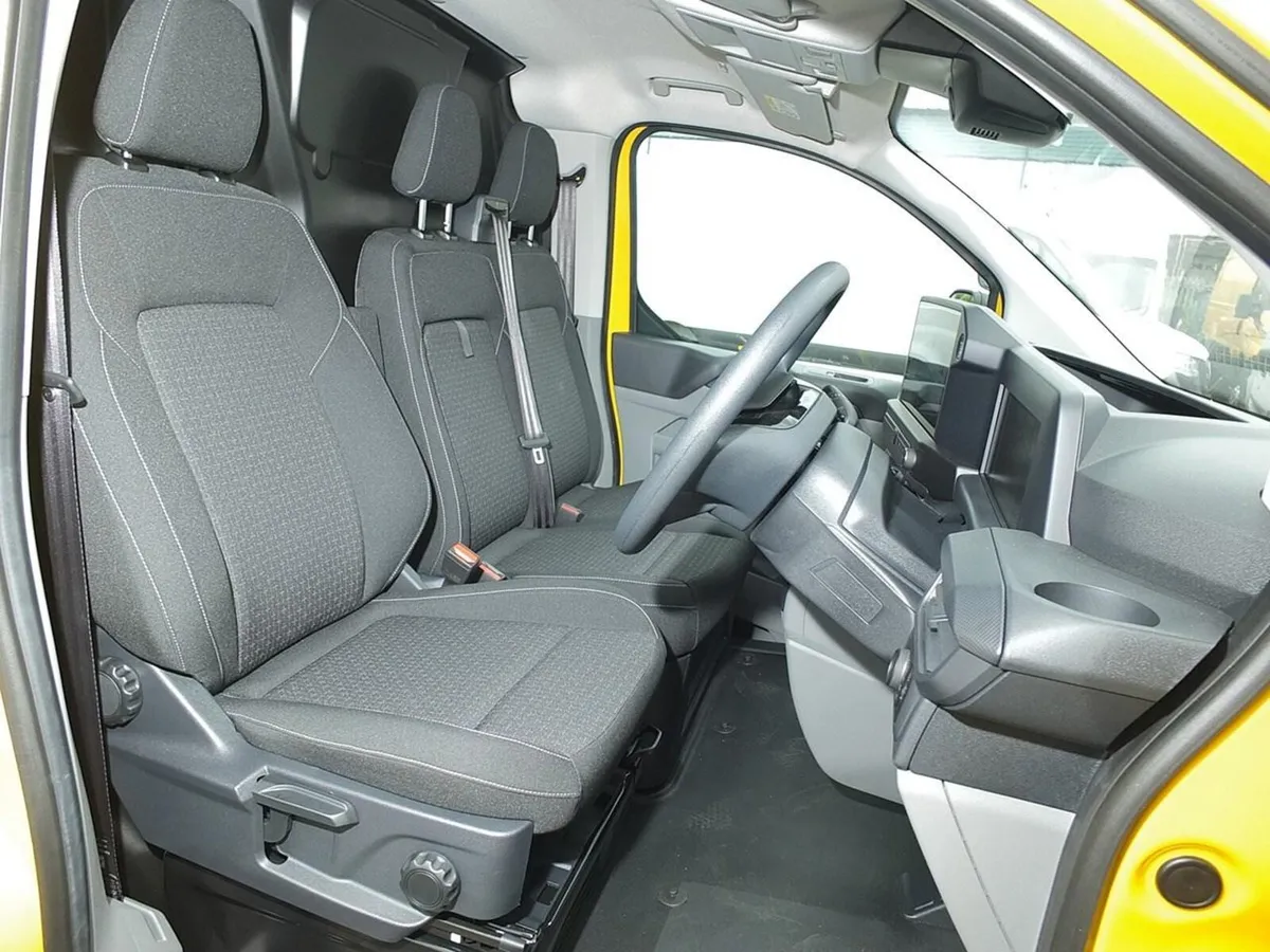 2025 Ford Transit Custom Panel Van - Image 2