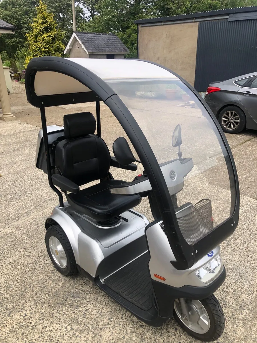 Mobility scooter with canopy - Image 2