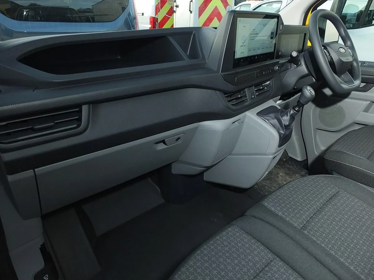 2025 Ford Transit Custom Panel Van - Image 3
