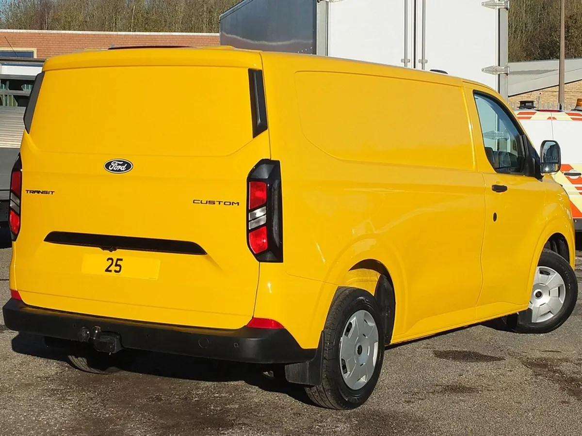 2025 Ford Transit Custom Panel Van - Image 2