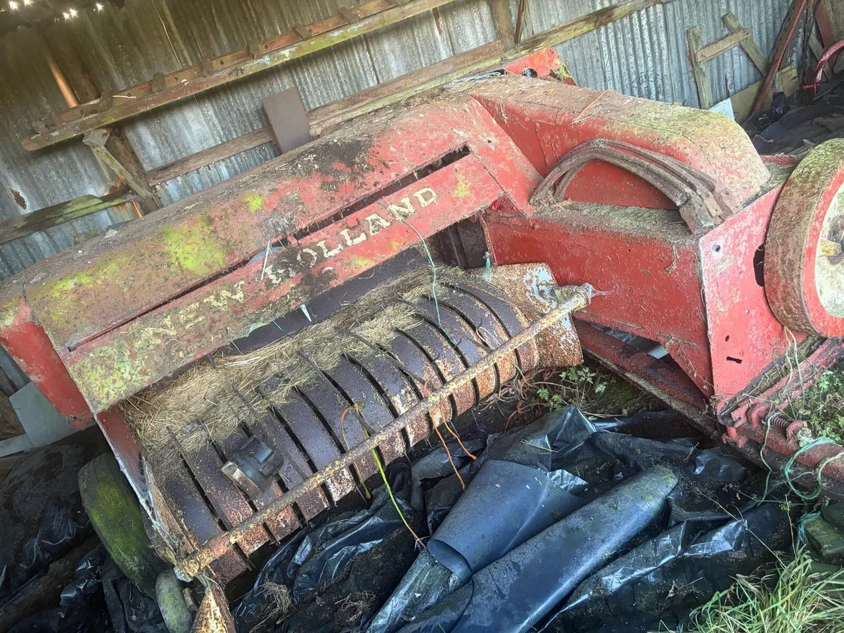 Square baler - Image 1