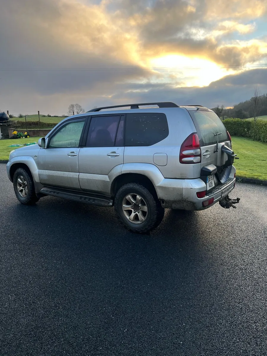 Landcruiser  taxed and tested no rust - Image 2