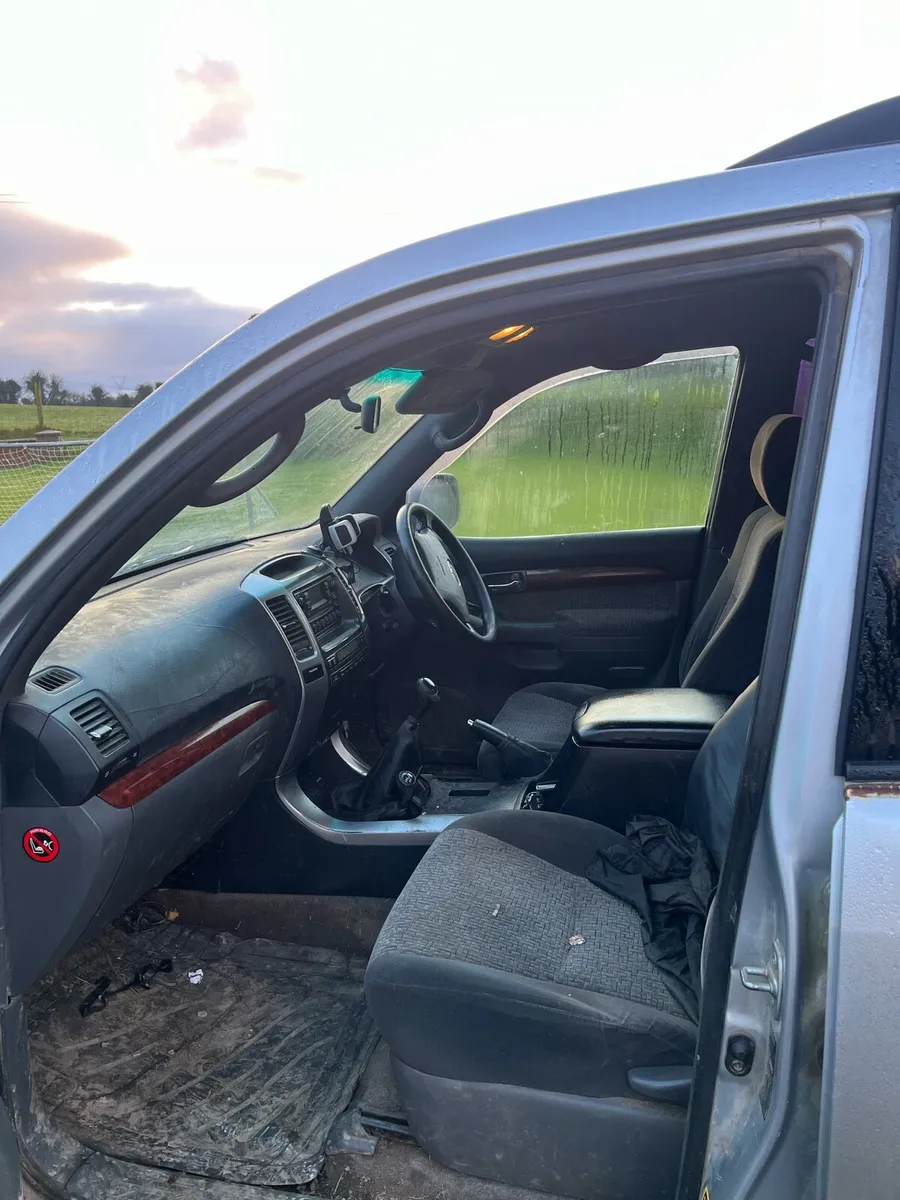 Landcruiser  taxed and tested no rust - Image 4