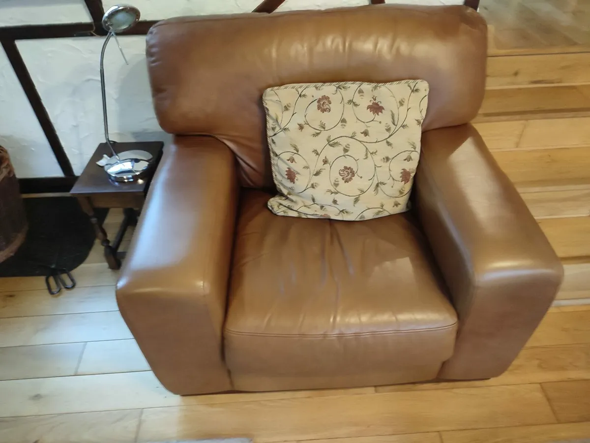 Leather 3 Piece Suite - Image 2