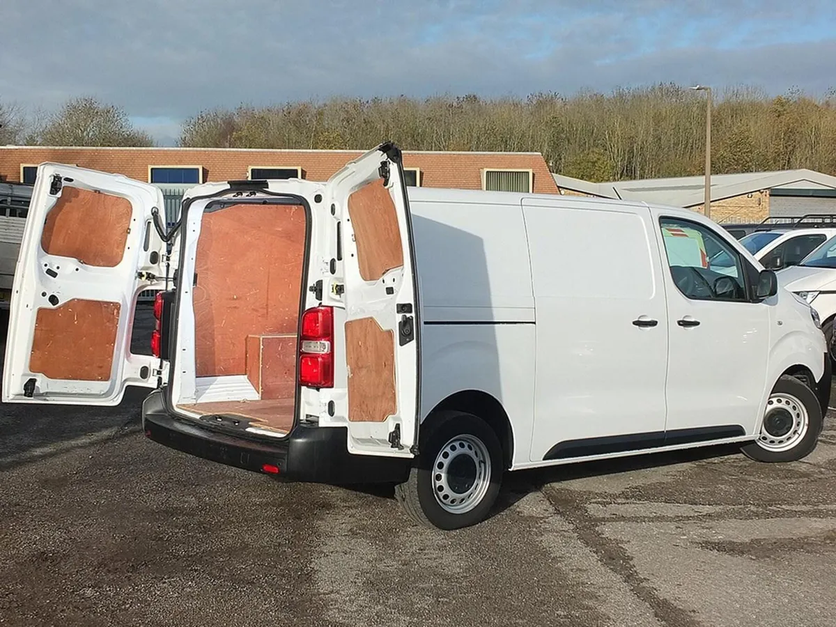 2020 Citroen Dispatch Panel Van - Image 2