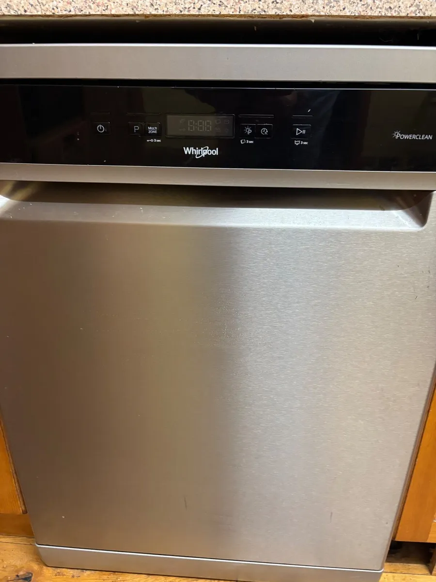 Whirlpool 6th sense freestanding dishwasher - Image 3