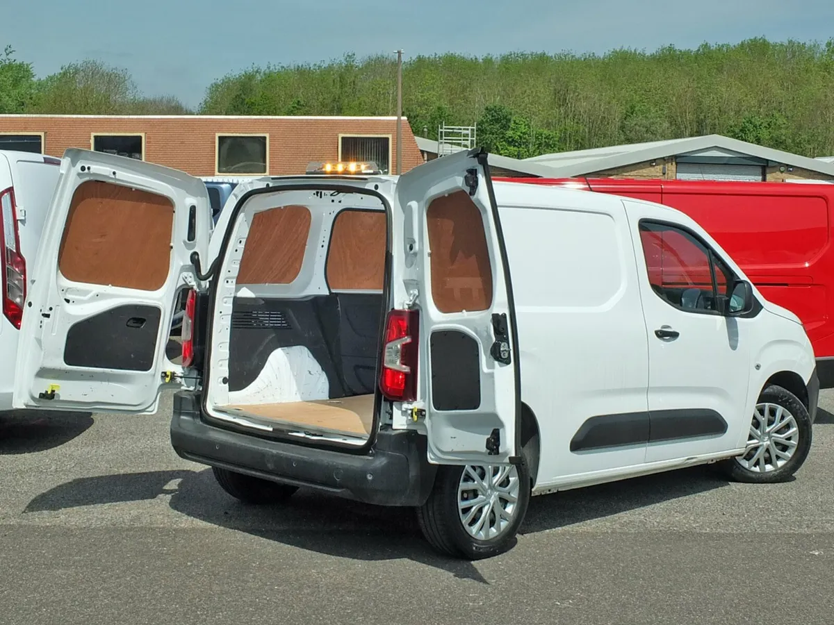 2020 Citroen Berlingo Small Panel Van - Image 2