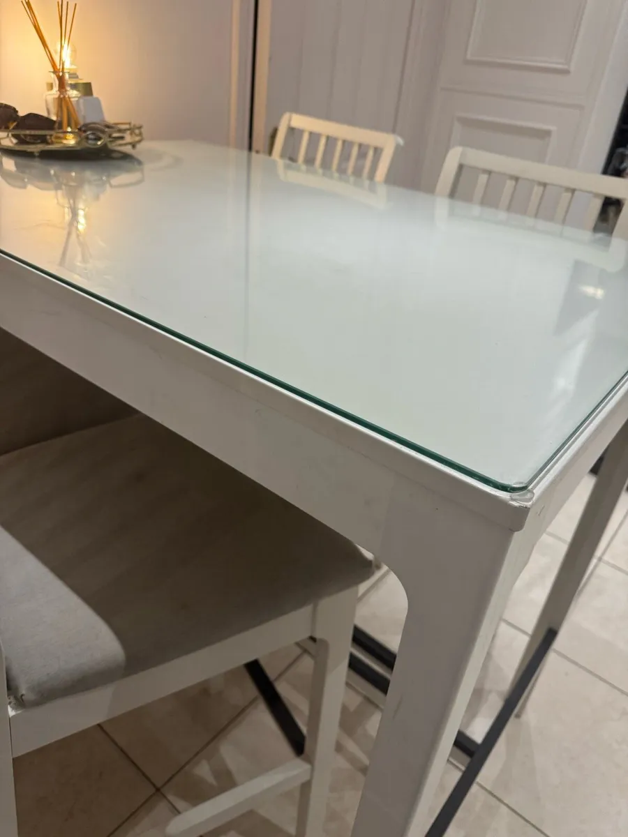 Kitchen table high table and chairs - Image 4