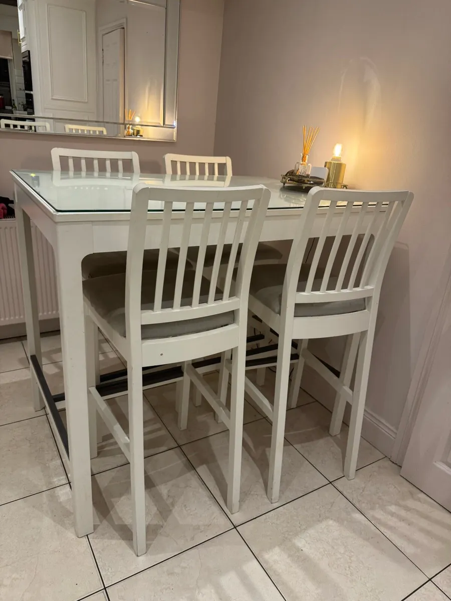 Kitchen table high table and chairs - Image 1