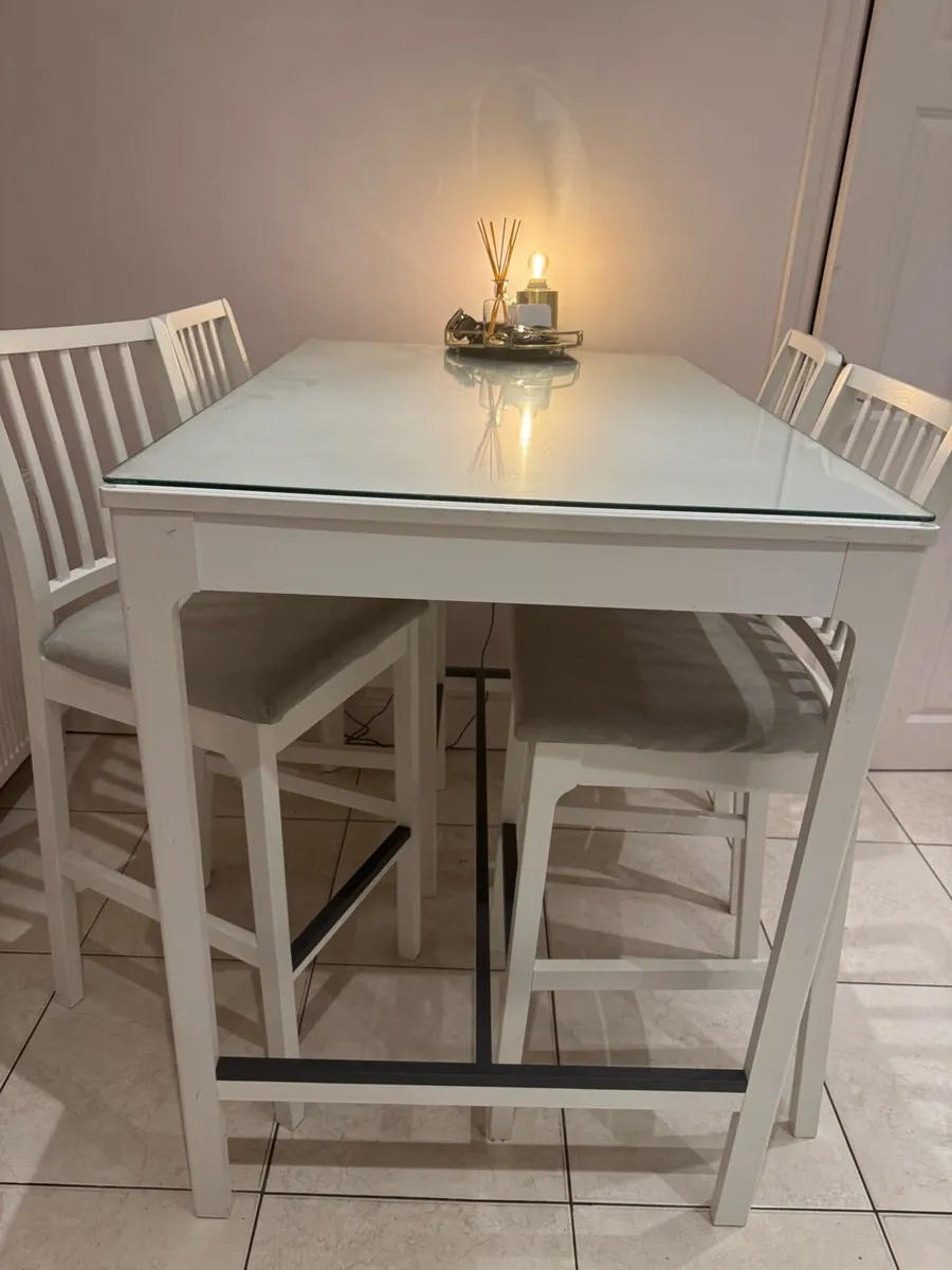 Kitchen table high table and chairs - Image 2