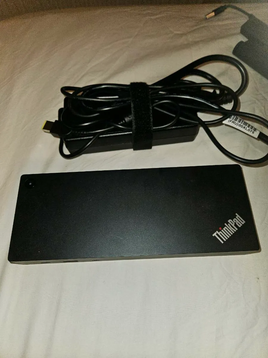 Lenova Docking Station + 135W Power Cable - Image 1