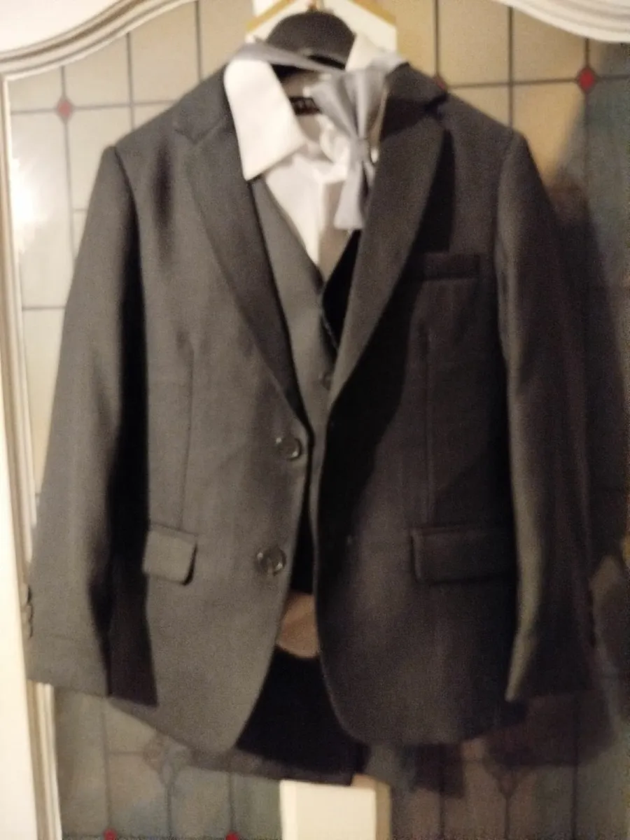 Communion dress and communion suit - Image 3