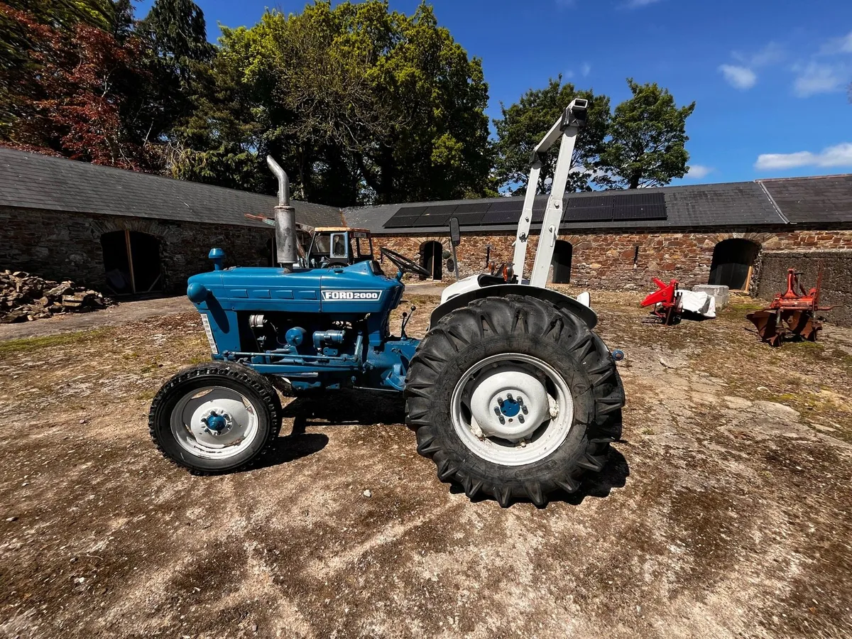 Ford 2000 - Image 2