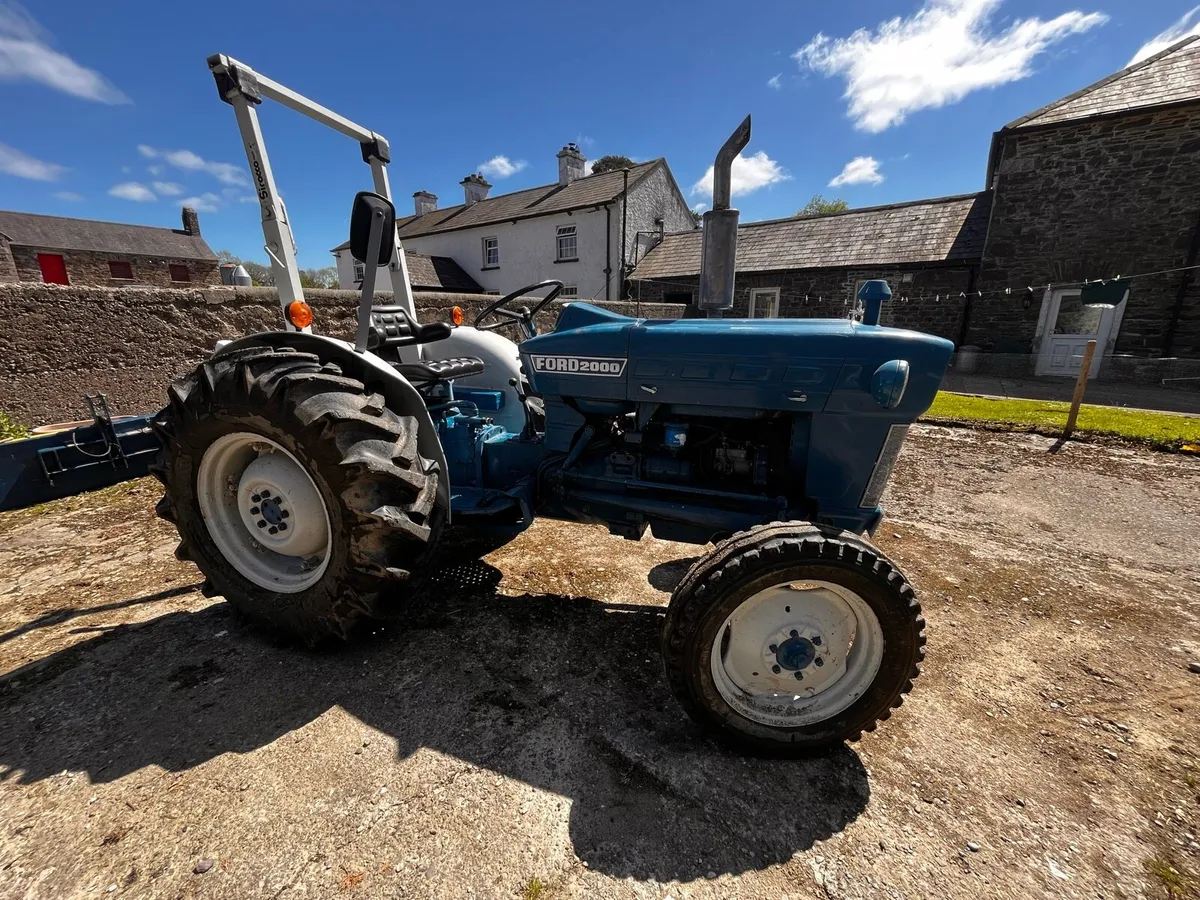 Ford 2000 - Image 1