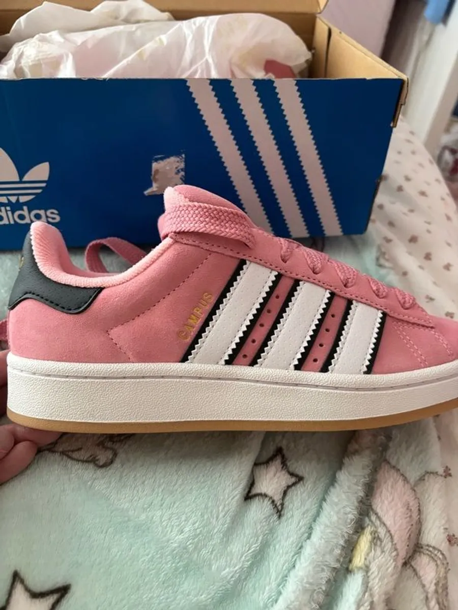 brand new Adidas runners - Image 4