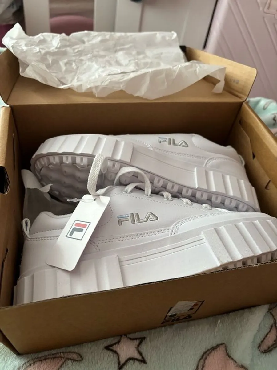 Brand new Fila runners size 4and half - Image 1