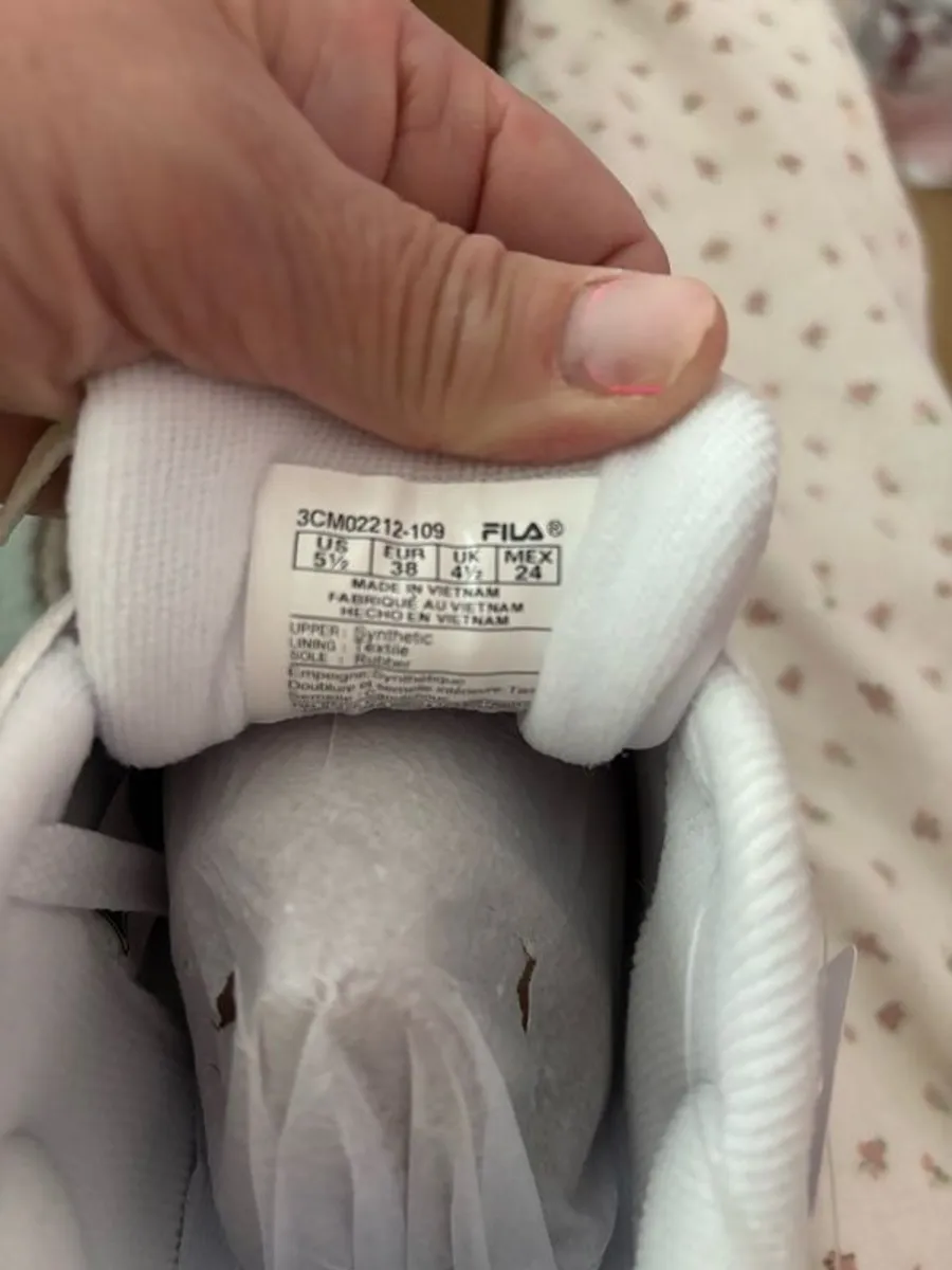 Brand new Fila runners size 4and half - Image 2