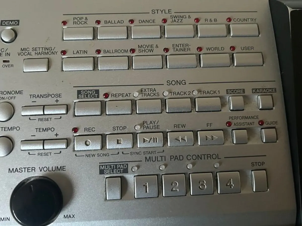 Yamaha PSR-3000 for sale - Image 3