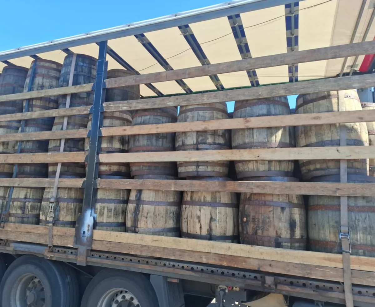 Barrel planters - Whiskey barrels - stools - Image 4