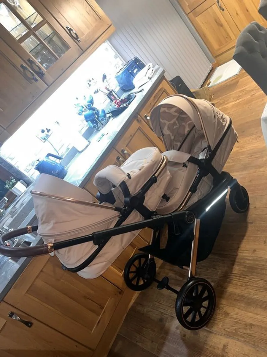 Twin pram/double pram - Image 2
