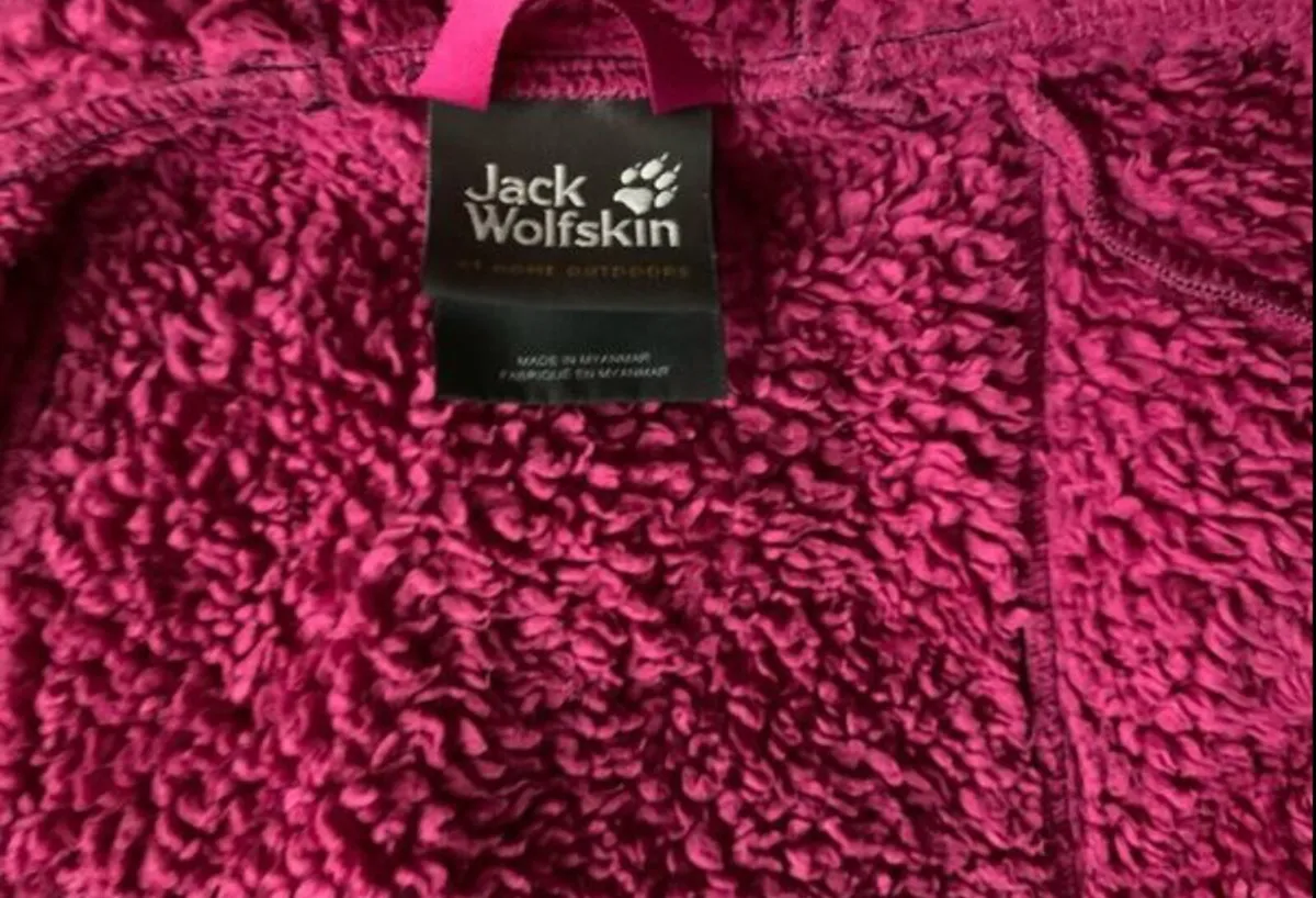 Girls Jack Wolfskin Hoodie Jacket: Size 152cm / - Image 3