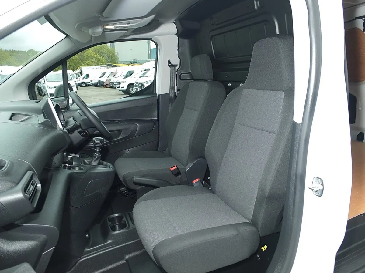 2023 Citroen Berlingo Small Panel Van - Image 3