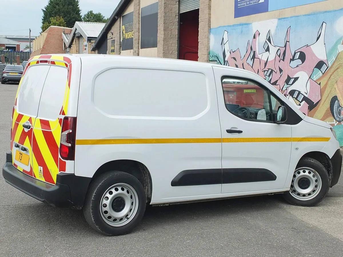 2023 Citroen Berlingo Small Panel Van - Image 2