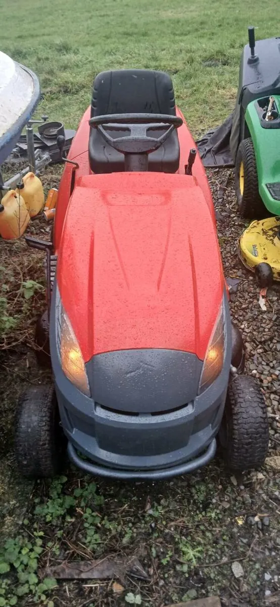 Castle garden ride on mower - Image 1