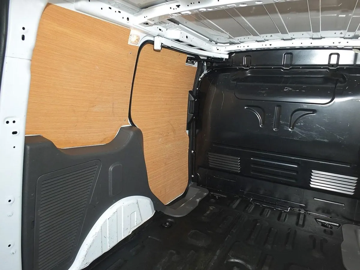 2023 Ford Transit Connect Small Panel Van - Image 4