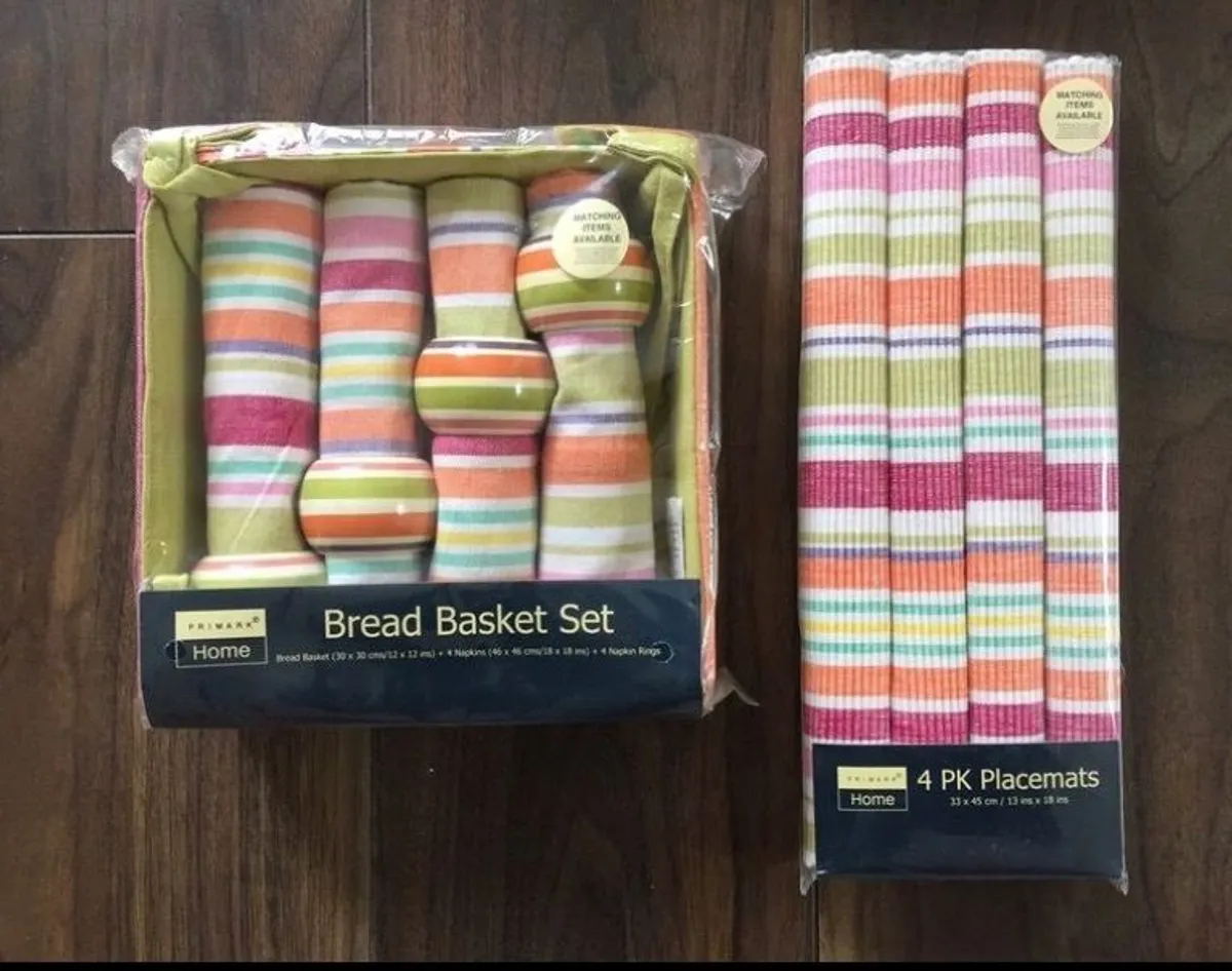 BRAND NEW Bread Basket Set & 4 Pk Placemats