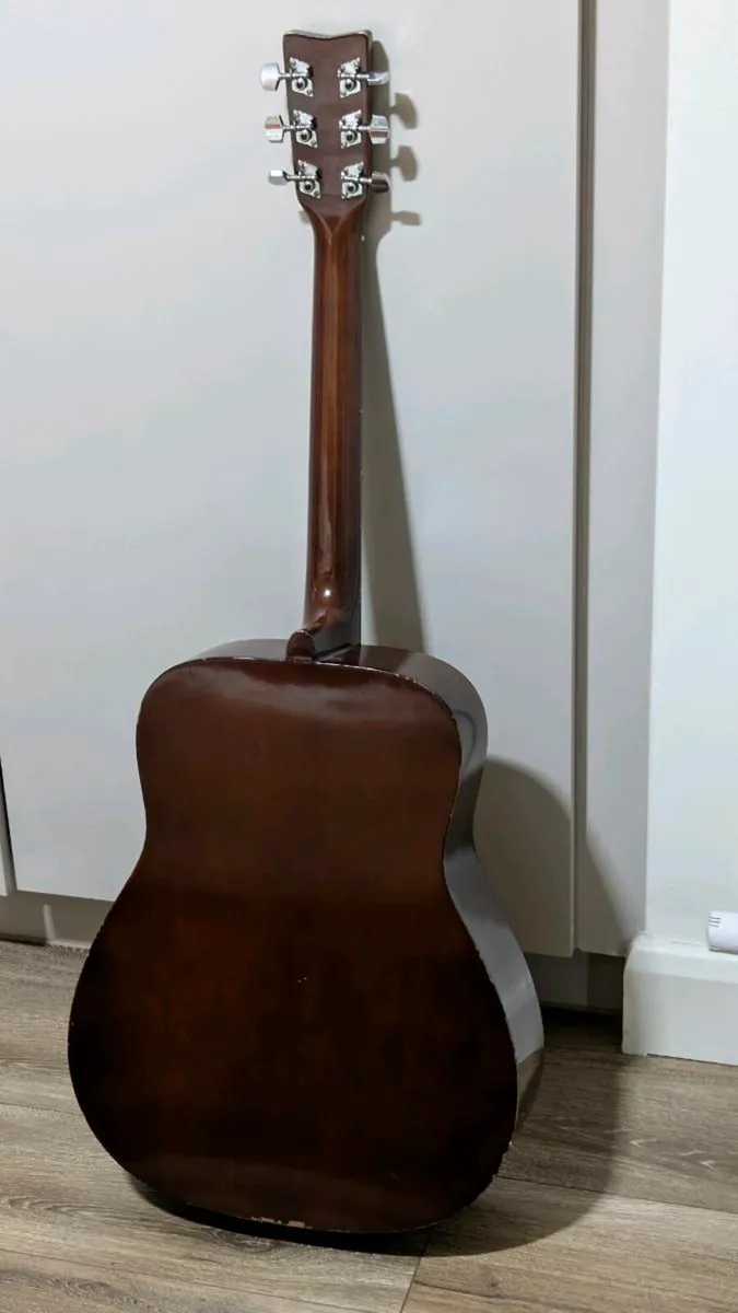 Yamaha F310 Acoustic Guitar + New Set of Strings! - Image 4