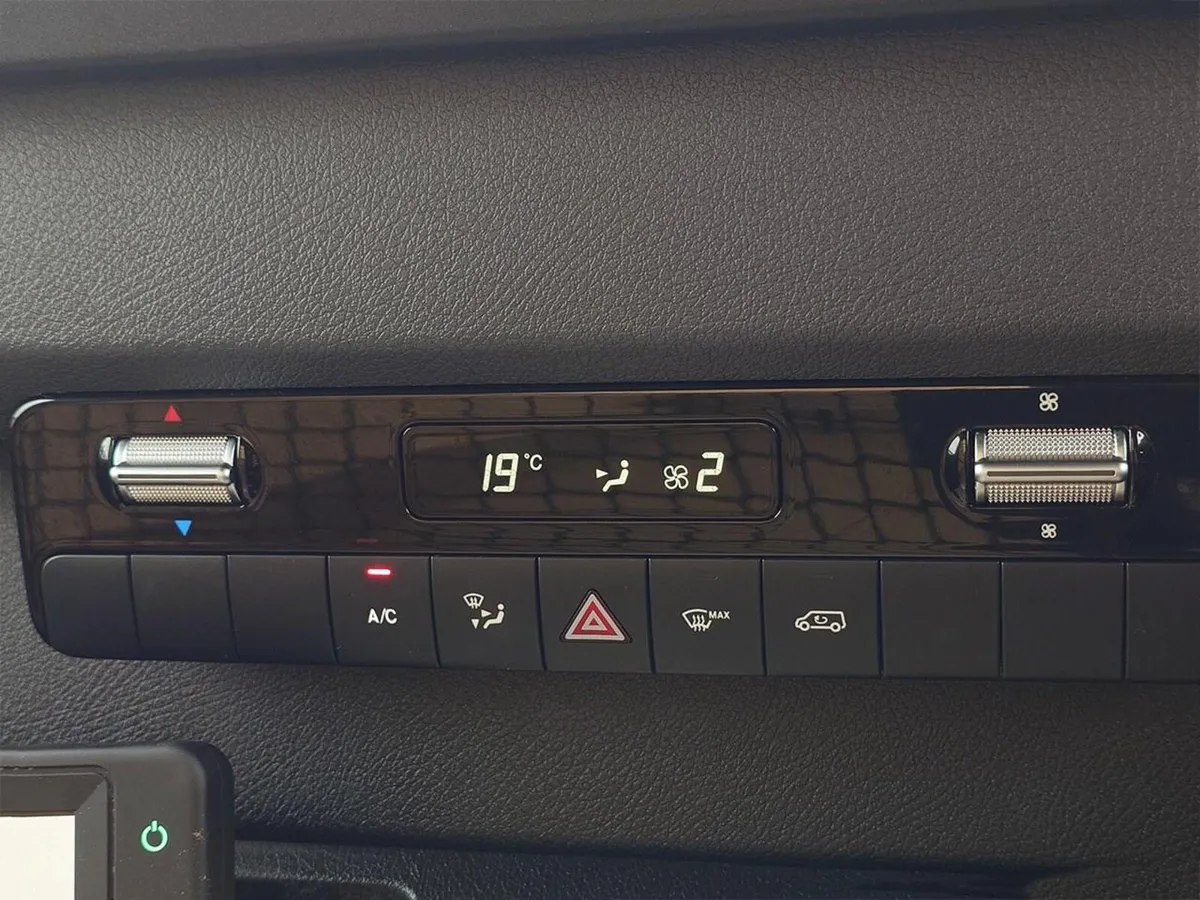 2022 Mercedes-Benz Sprinter Luton Box Van - Image 2