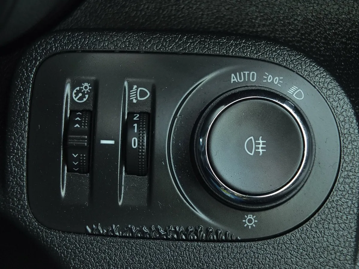 2021 Vauxhall Combo Small Panel Van - Image 2