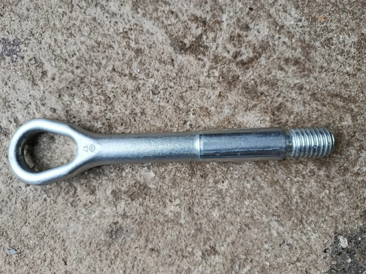 Mercedes Towing Eye Bolt - Image 1