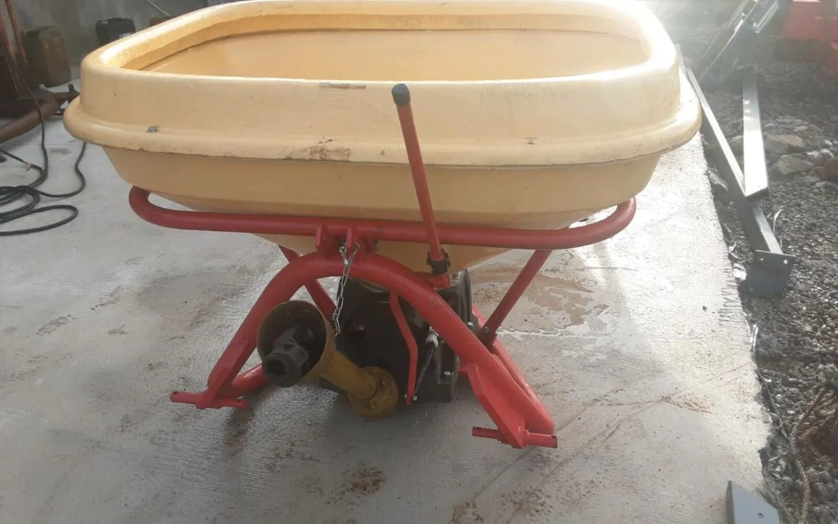 FERTILISER SPREADER REPAIR SERVICE - Image 2