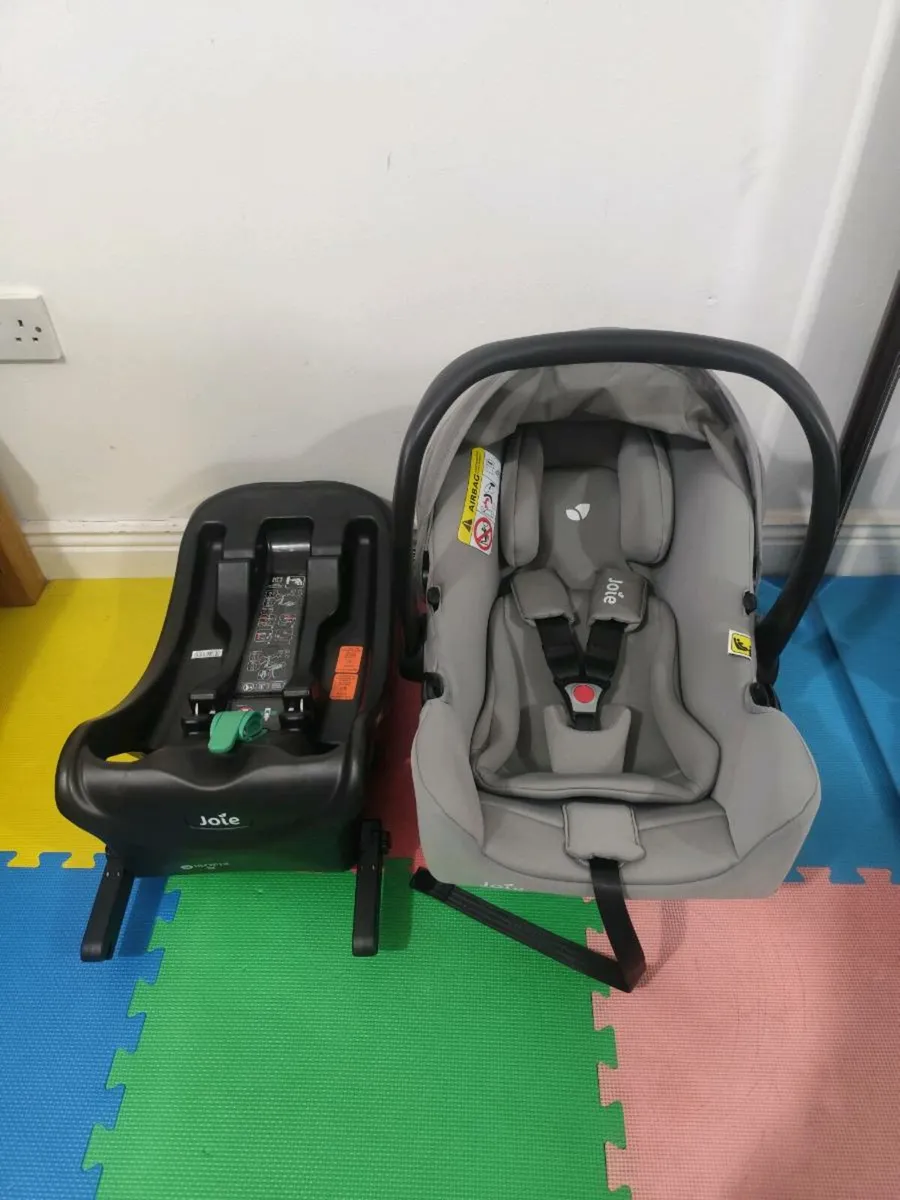 Joie i-Snug2 and isofix base - Image 1