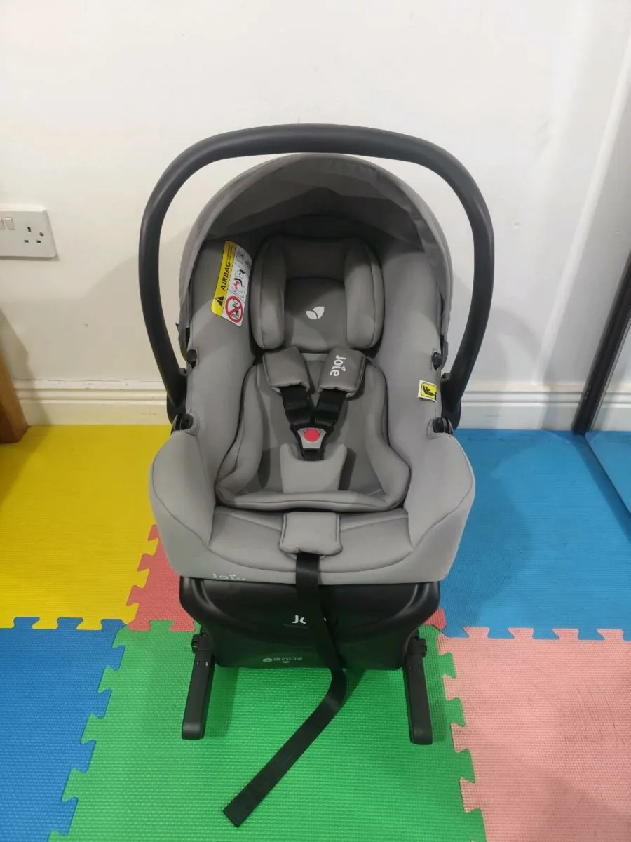 Joie i-Snug2 and isofix base - Image 2