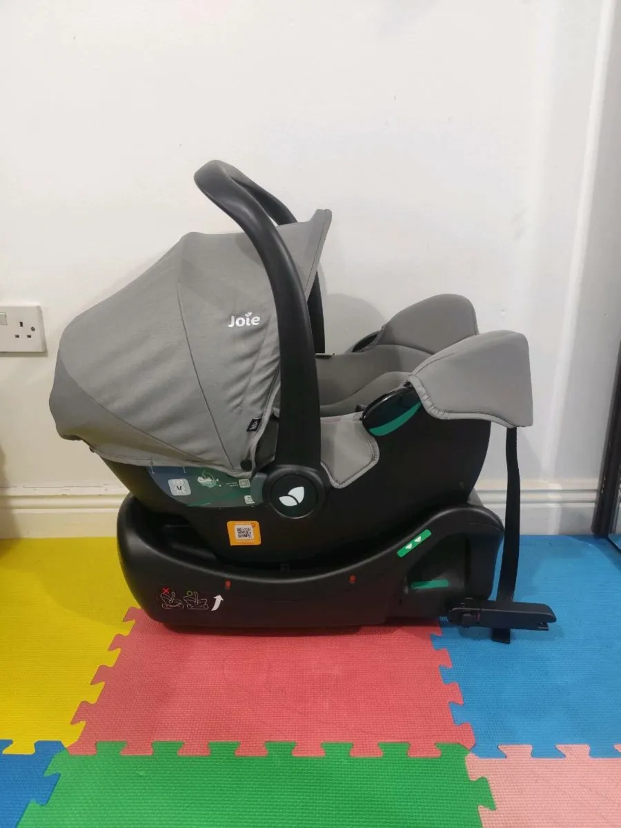 Joie i-Snug2 and isofix base - Image 3