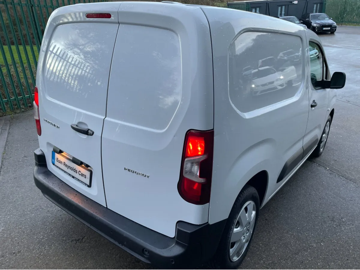 Peugeot Partner PROFESSIONAL PLUS 1.5 HDI HIGH SPE - Image 4