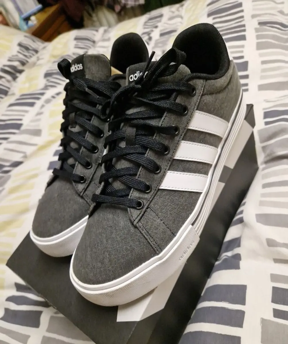 Mens shoes - Image 1