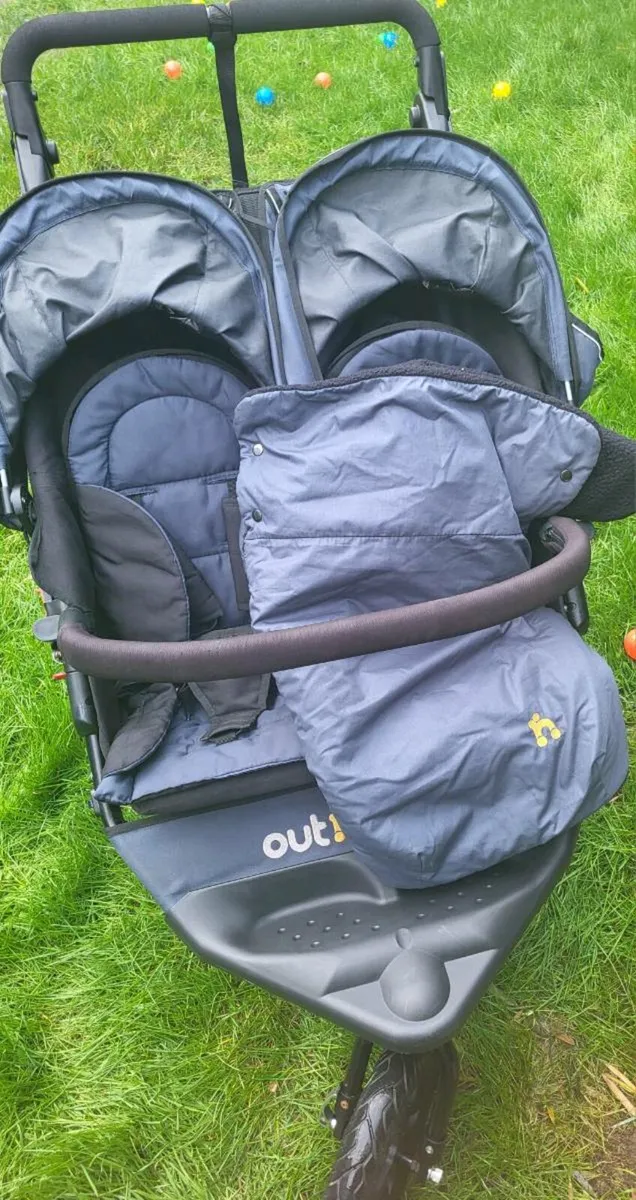 Out N About Double Nipper with Footmuff&Basket - Image 4