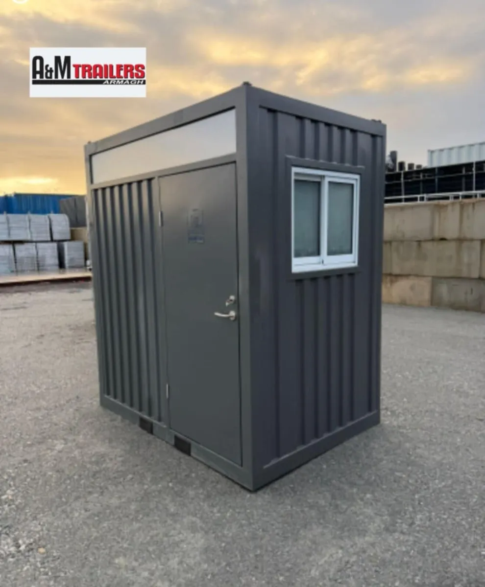 Toilet block washroom - Image 1