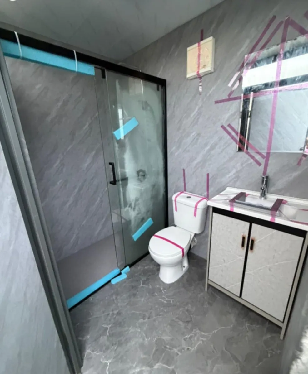 Toilet block washroom - Image 3