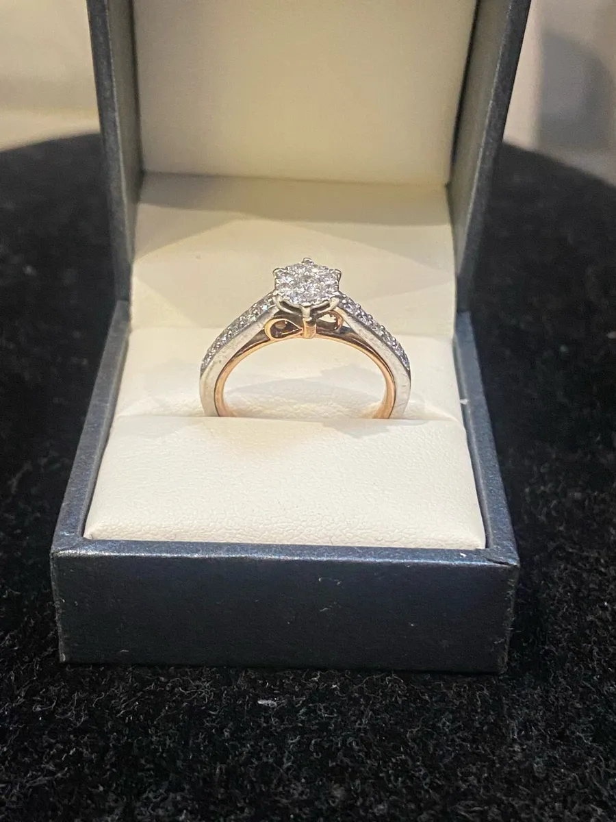 9ct white gold natural diamond ring - Image 2