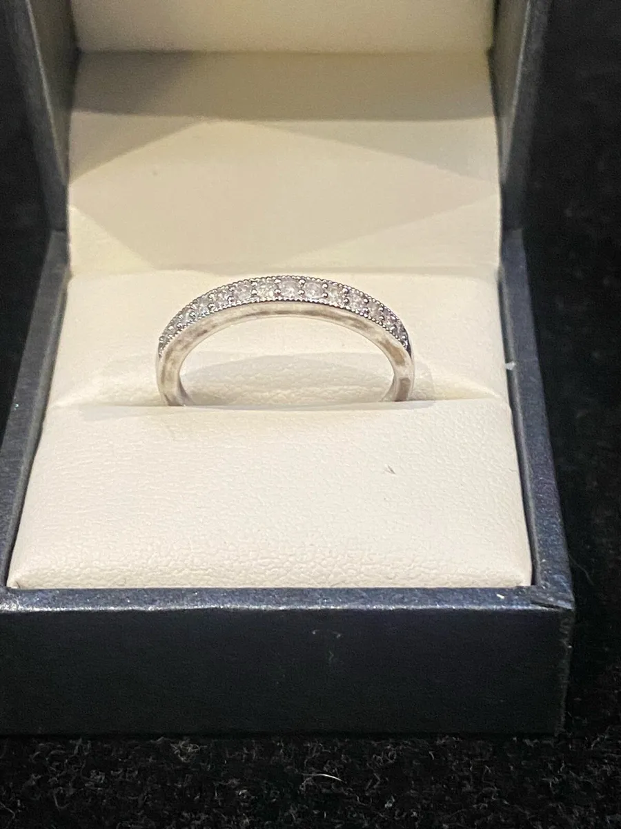 9ct white gold natural diamond ring - Image 2