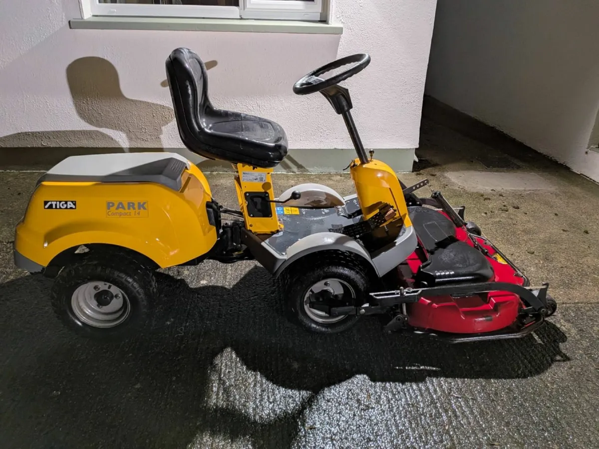 Stiga Forward Mulch Lawnmower - Image 1