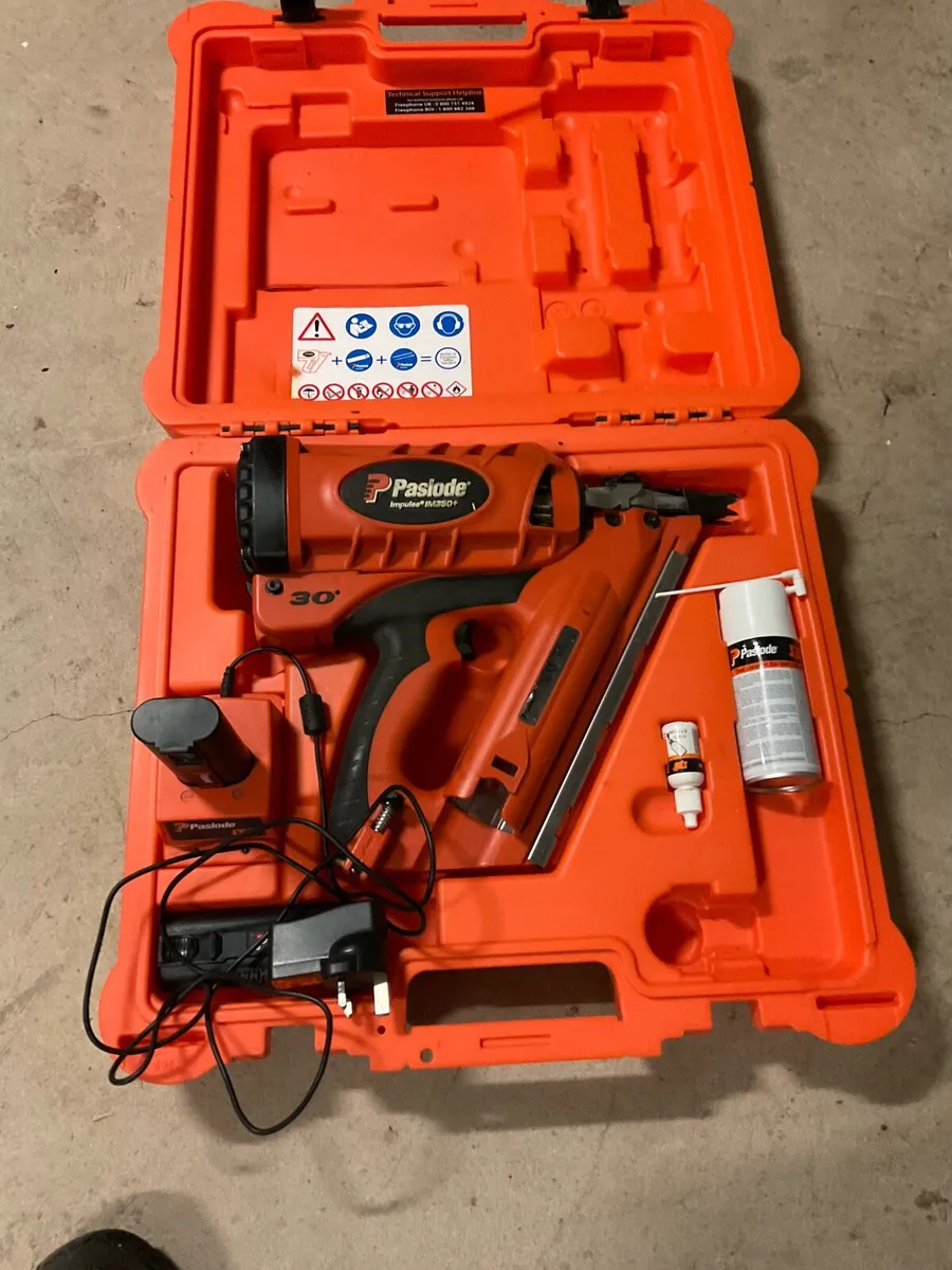 Dewalt saw and table, Pasiload nail gun - Image 2